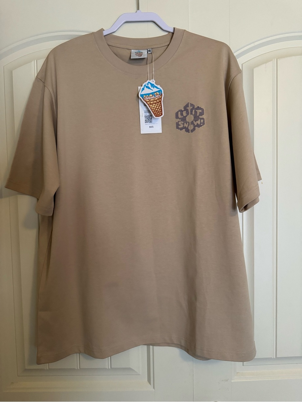 Men’s Snow Day Beige Graphic Tee - Short Sleeve Casual Top